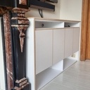 Meuble TV et banquette. Aménagement salon.