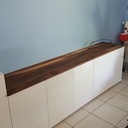 Le plateau en place une fois traiter, avec le passage des câbles. Ainsi mon épouse est ravie, plus aucun câble n'est visible