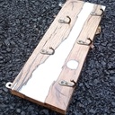 Porte clé en chene et epoxy