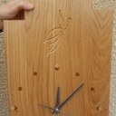 Horloge avec incrustations et gravures