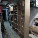 Bibliothèque murale, MDF peint et noyer massif