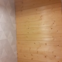 Mur avec plancher en Pin de récupération