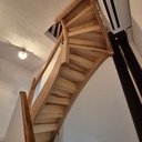 Escalier 1/4 en frêne olivier massif