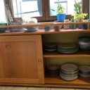 Le buffet à sa place avec ses habitants