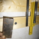 Incrustation d'un aimant pour tenir le racloir