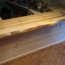 Bar en frêne très rustique avec flache apparent