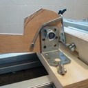 Verouillage du guide parallèle par excentrique à facettes en bois