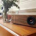 Enceinte en noyer et laiton