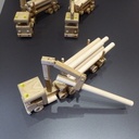 Des camions grumiers jouets