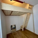 Plateforme pour lit en mezzanine et son escalier d'accès