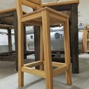 Mange-debouts et ses tabourets