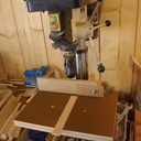 Table pour perceuse à colonne avec guide vertical