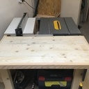 Scie sur table, sur table, sur roulettes.