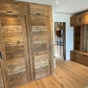Vestiaires et armoire en vieux bois