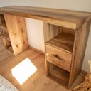 Un bureau...avec le noyer du Larbin.