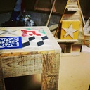 Table de salon en bois de récupération carreaux de ciment