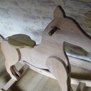 Maël, le cheval à bascule