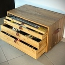Caisse à outils avec tiroirs et abattant