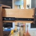 Nights stand en noyer pour ma fille