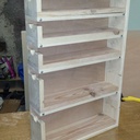 Un meuble de rangement pour fraises et mèches