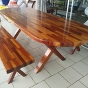 Table et bancs en lamellé collé multi essences.