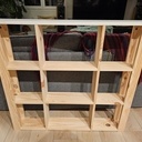 Une étagère à mettre derrière un meuble bébé