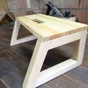 Un marche pied full frêne