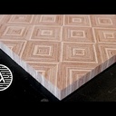 Motifs chevrons en contreplaqué