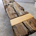 Une vieille planche pour un petit banc