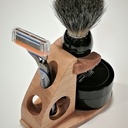 NECESSAIRE DE RASAGE... ET BIEN SUFFISANT !