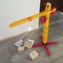 La grue et ses accessoires.