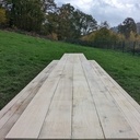 Une table d'extérieur