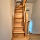 Escalier 1/4 en frêne olivier massif