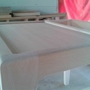 Petite table porte-revues