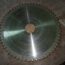 La à denture courte