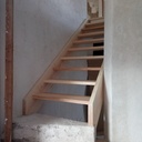 Escalier droit en frêne de pays