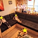 Canapé avec banquettes supplémentaires cachées