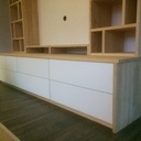 Une meuble télé - bibliothèque