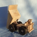 Camion minier volumineux.