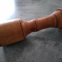 Maillet de sculpture au tour a pédale