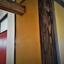 Cloisons en bois colorées