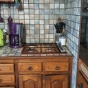 Cuisine des années 80 typique néo rustique .