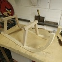 Les patins ont été mis au propre et ses mortaises taillées. Ça prend forme.