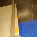 Le gabarit pour le gainage des pieds à la toupie. Il y avait des sauterelles en plus.