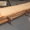 Etagères en encoignure