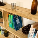 Bibliothèque sur-mesure en bois surcyclé