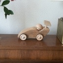 Petit bolide F1 en chêne