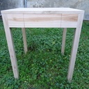 Table avec assemblages de rigolo