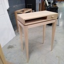 Console piètement gainée