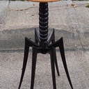 Guéridon monstrueux